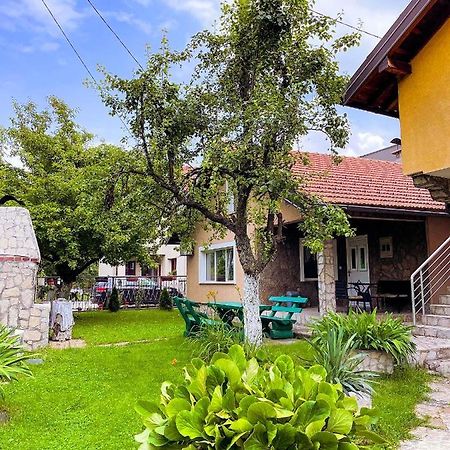 Adella Saraievo Exterior foto