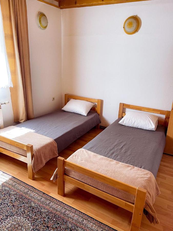 Adella Saraievo Exterior foto