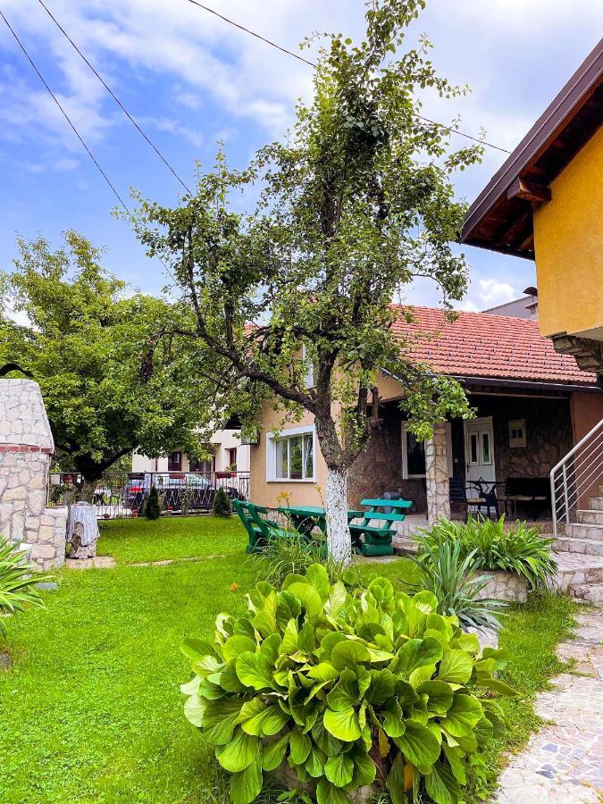 Adella Saraievo Exterior foto