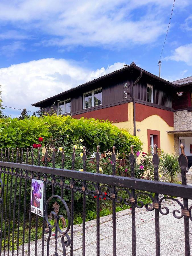Adella Saraievo Exterior foto